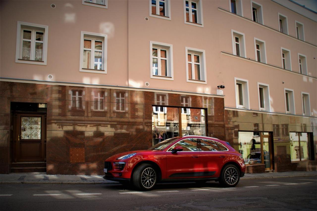 Villa La Val, Apartamenty Walbrzych Wałbrzych Exterior foto