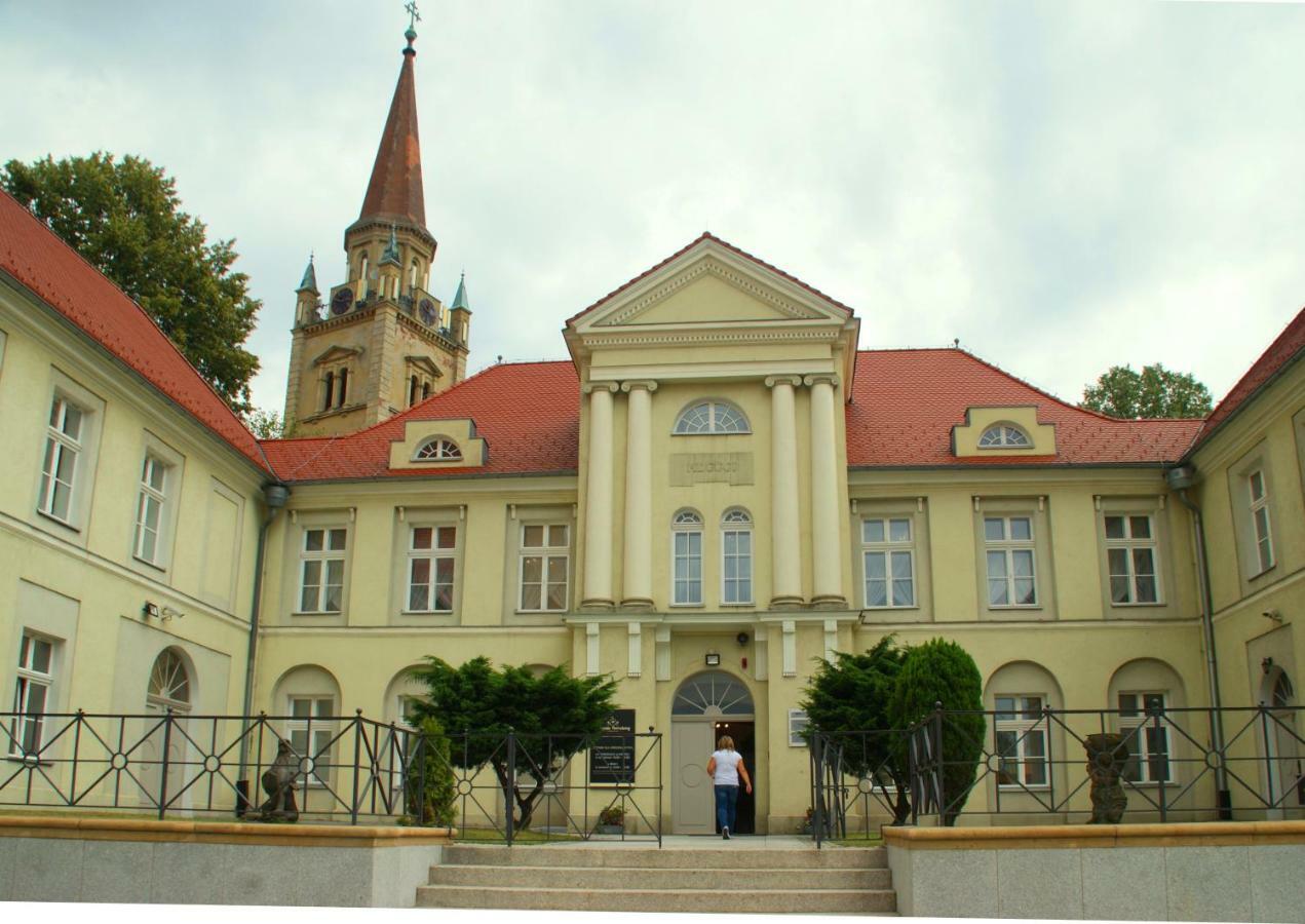Villa La Val, Apartamenty Walbrzych Wałbrzych Exterior foto